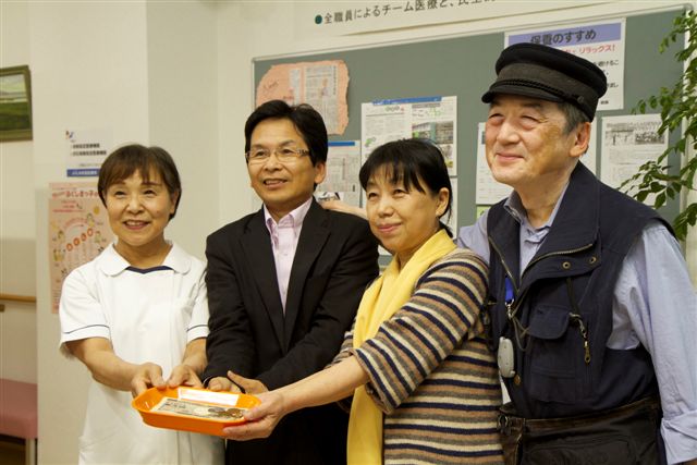 Klinik Fukushima Spendenuebergabe_20-05-2013